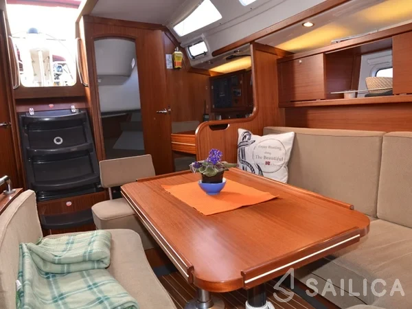 Delphia 40 - Yacht Charter Sailica