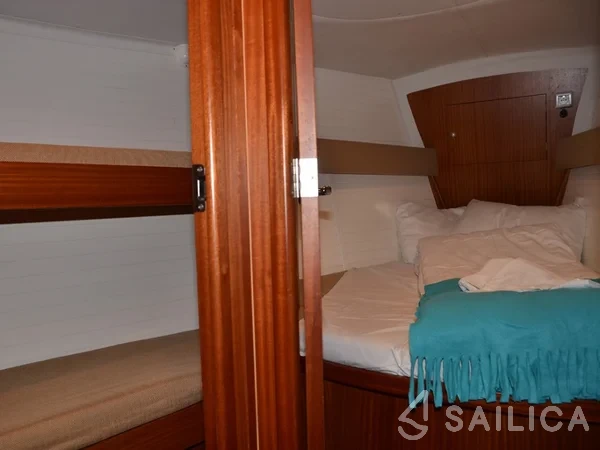 Delphia 40 - Yacht Charter Sailica