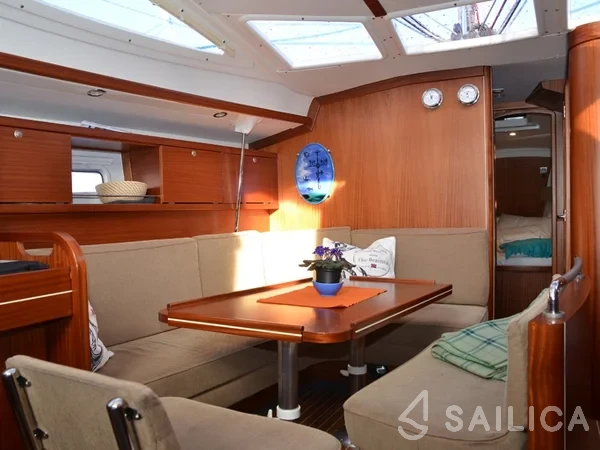 Delphia 40 - Yacht Charter Sailica
