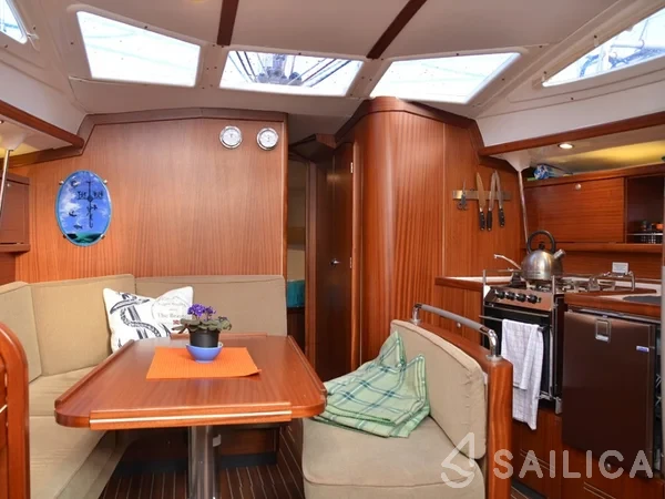 Delphia 40 - Yacht Charter Sailica