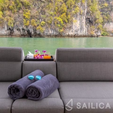 Azimut 55 - Yacht Charter Sailica