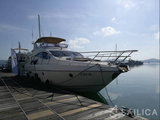 Azimut 55 - Yacht Charter Sailica