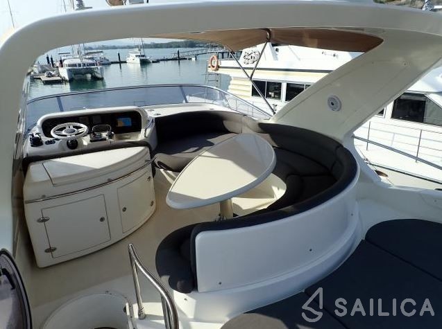 Azimut 55 - Yacht Charter Sailica