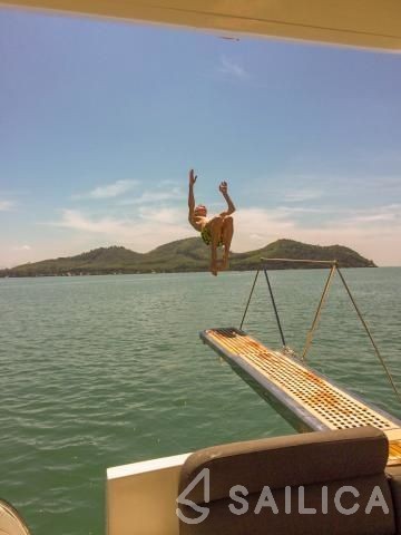 Azimut 55 - Yacht Charter Sailica