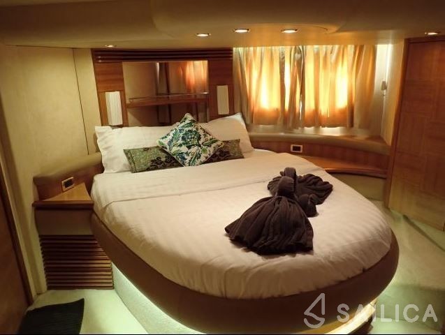 Azimut 55 - Yacht Charter Sailica