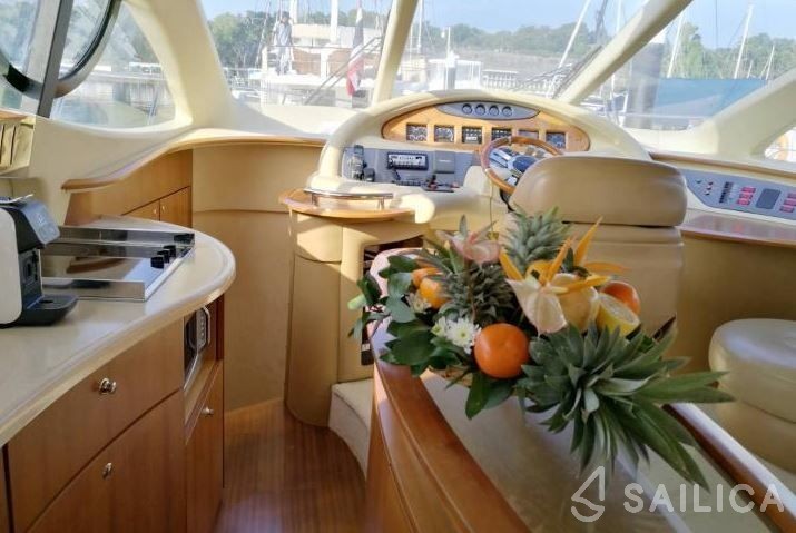 Azimut 55 - Yacht Charter Sailica