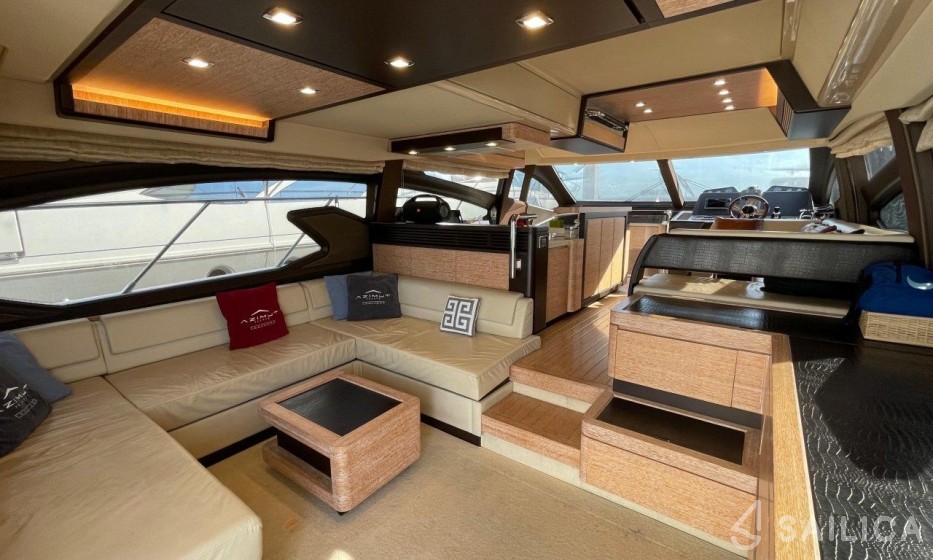 Azimut 64 - Yacht Charter Sailica