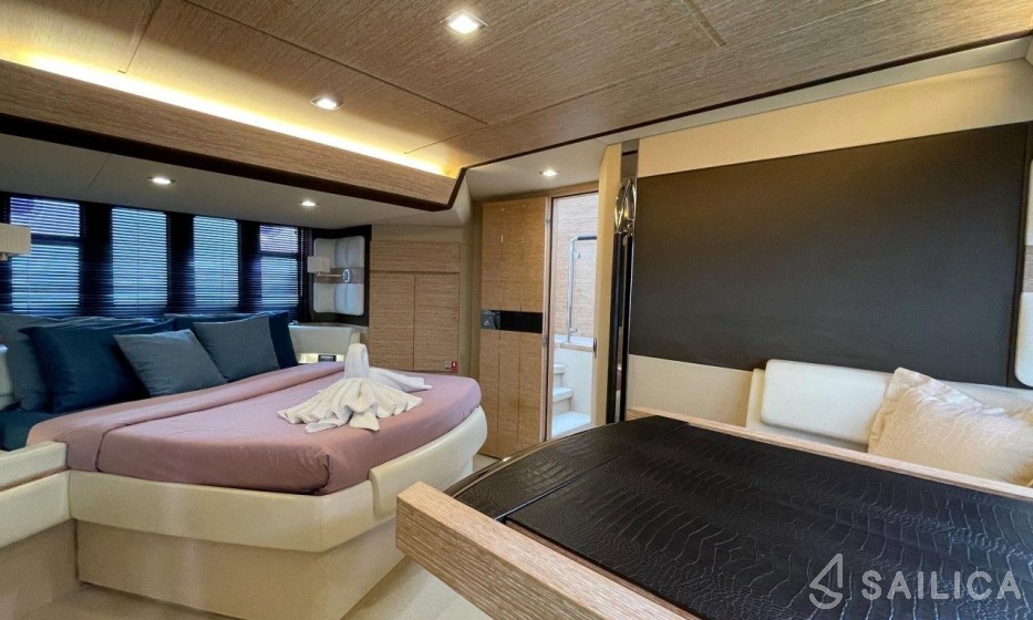 Azimut 64 - Yacht Charter Sailica