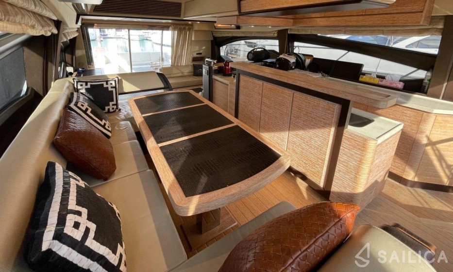 Azimut 64 - Yacht Charter Sailica