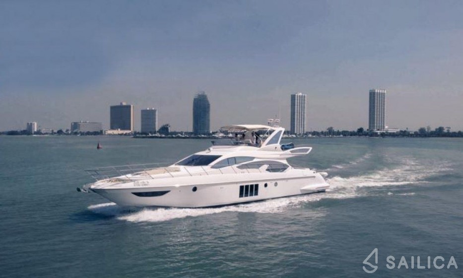 Azimut 64 - Yacht Charter Sailica