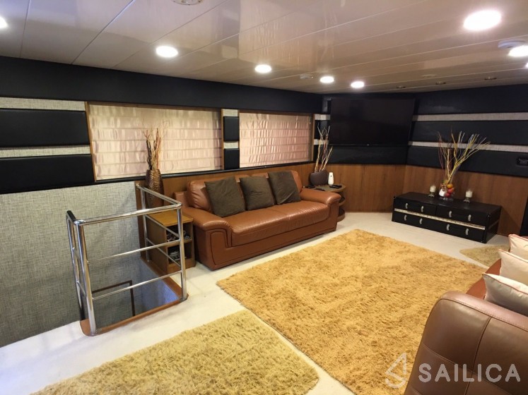 Azimut 76 - Yacht Charter Sailica