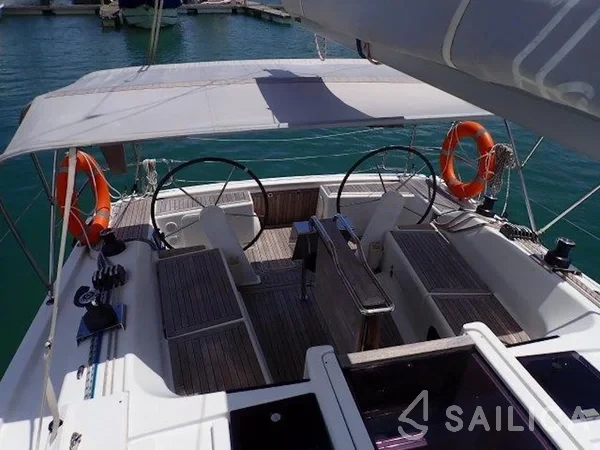 Hanse 385 - Yacht Charter Sailica