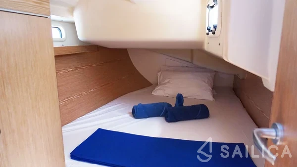 Hanse 385 - Yacht Charter Sailica