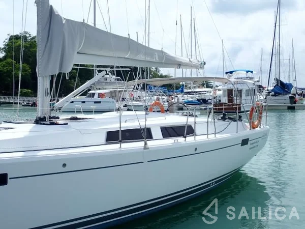 Hanse 385 - Yacht Charter Sailica