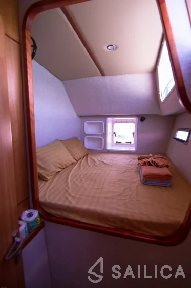 Island Spirit 38 - Yacht Charter Sailica