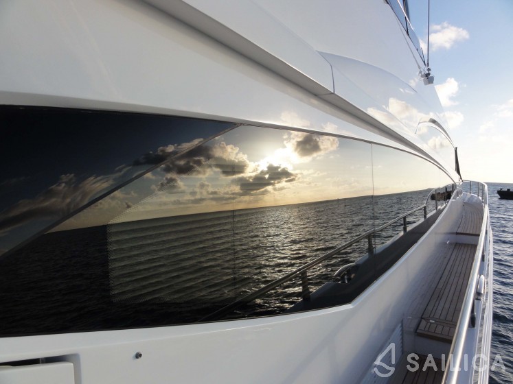 Princess V78 - Yacht Charter Sailica
