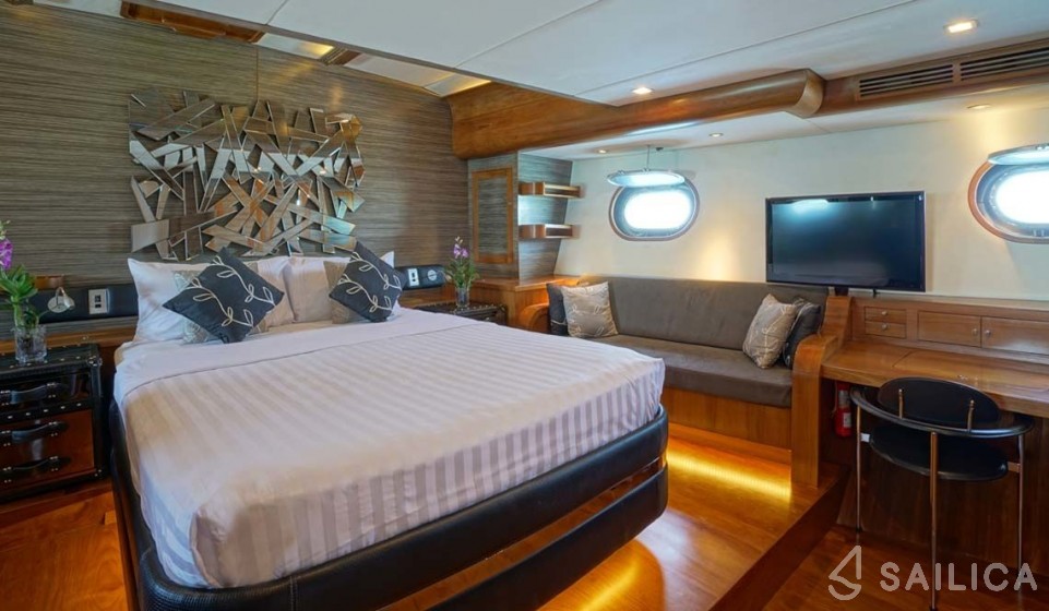 SY Silverlining - Yacht Charter Sailica