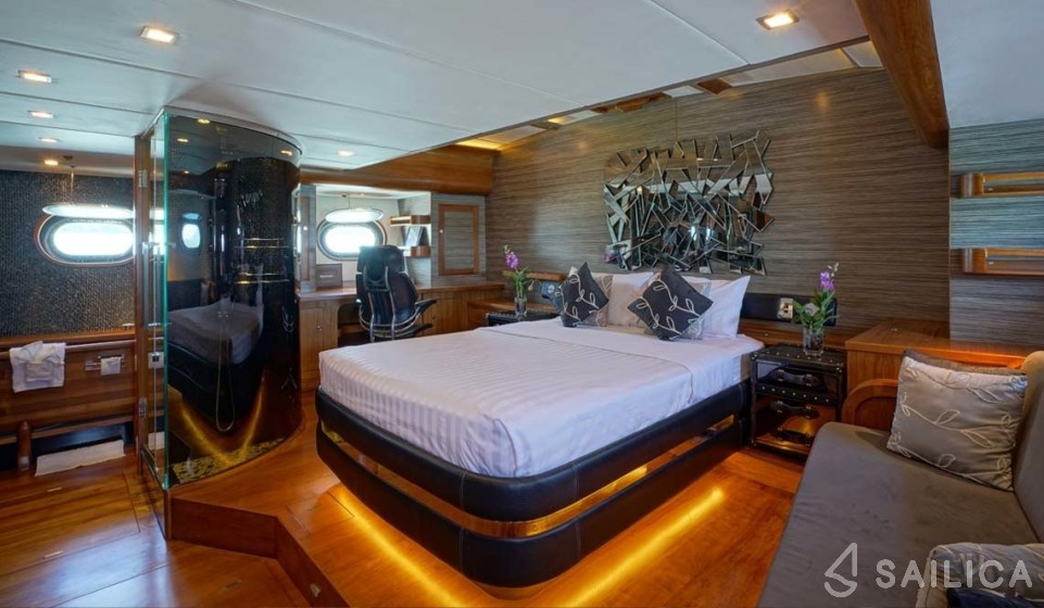 SY Silverlining - Yacht Charter Sailica