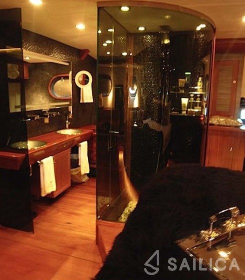 SY Silverlining - Yacht Charter Sailica