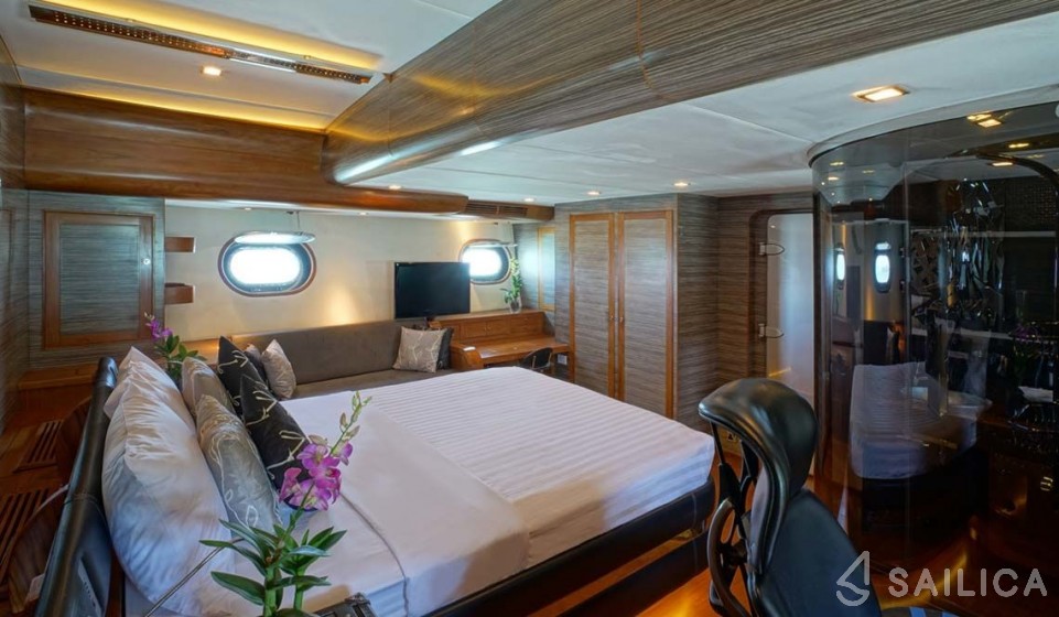 SY Silverlining - Yacht Charter Sailica