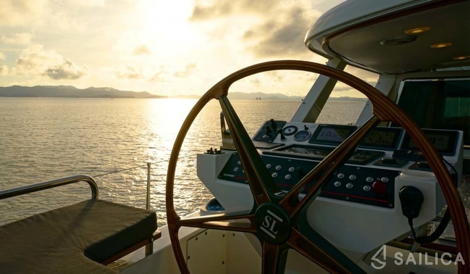 SY Silverlining - Yacht Charter Sailica