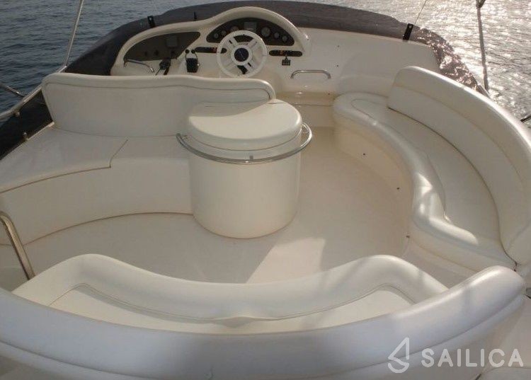 Azimut 46 - Yacht Charter Sailica