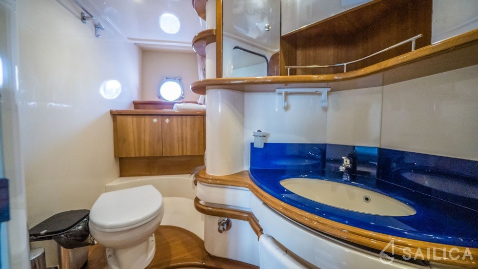 Azimut 55 - Yacht Charter Sailica