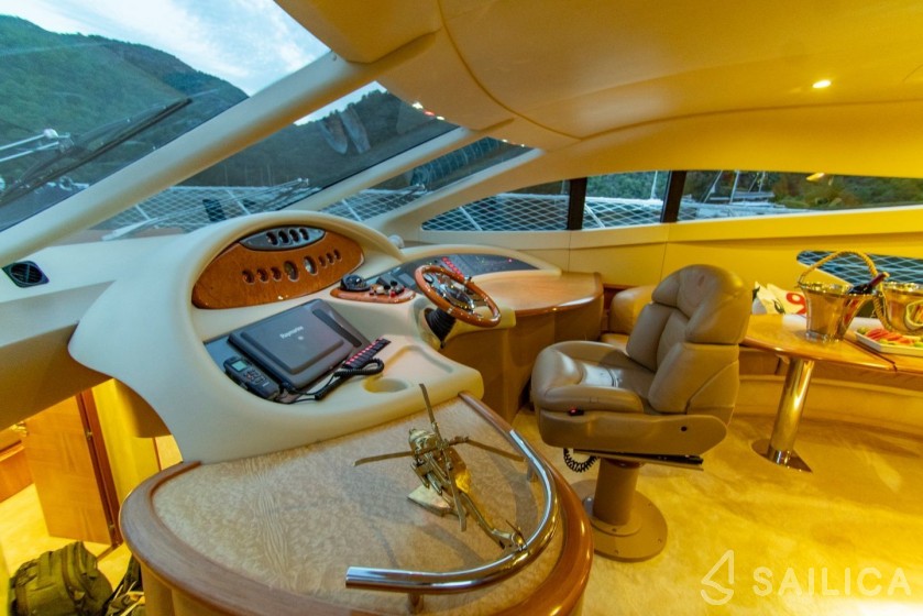 Azimut 62 - Yacht Charter Sailica