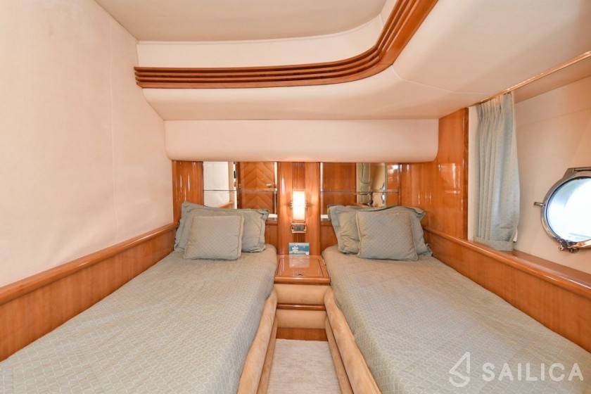 Azimut 68 - Yacht Charter Sailica