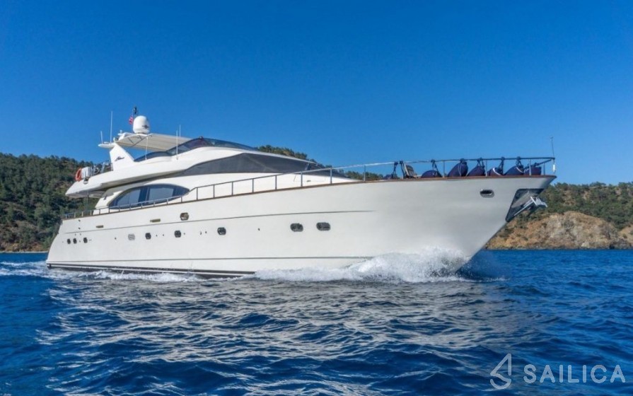Azimut 85F - Yacht Charter Sailica