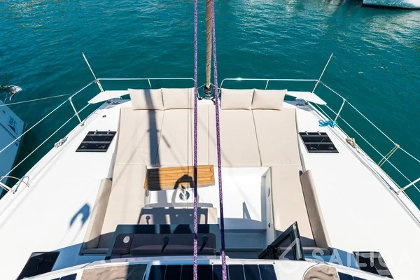 Bali 4.2 - Yacht Charter Sailica