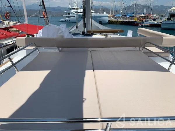 Bali 4.6 - Yacht Charter Sailica