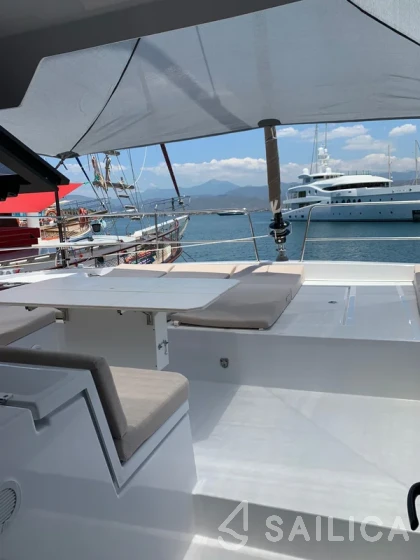 Bali 4.6 - Yacht Charter Sailica