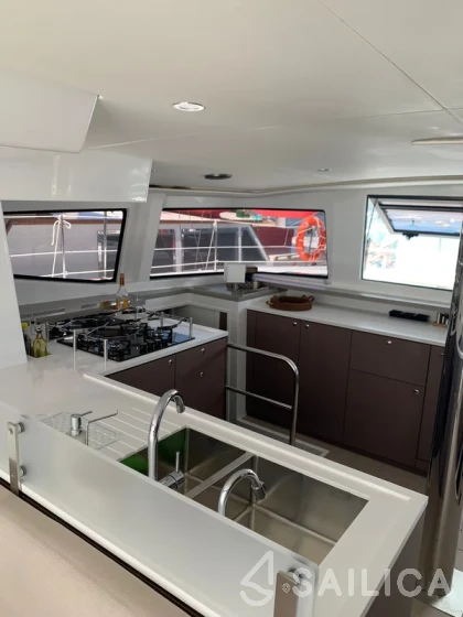 Bali 4.6 - Yacht Charter Sailica
