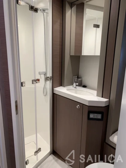 Bali 4.6 - Yacht Charter Sailica