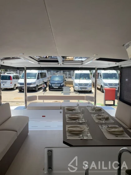 Bali 4.6 - Yacht Charter Sailica