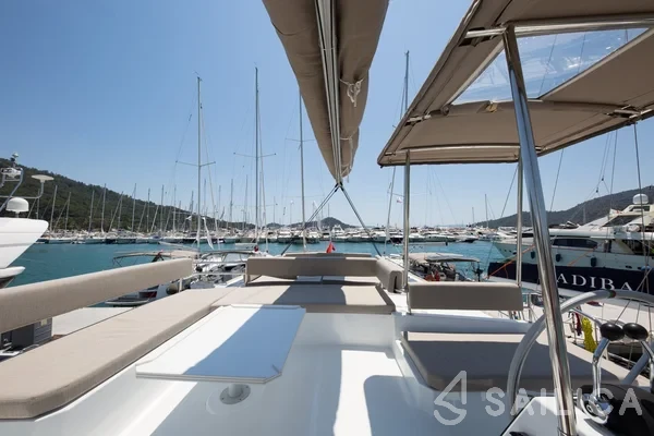 Bali 4.6 - Yacht Charter Sailica