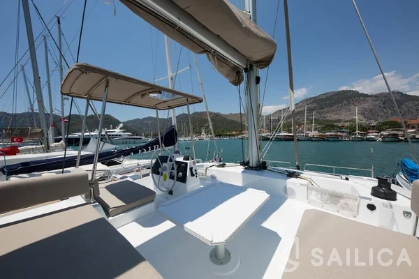 Bali 4.6 - Yacht Charter Sailica