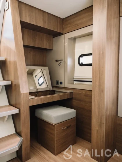 Bali 4.8  - Yacht Charter Sailica