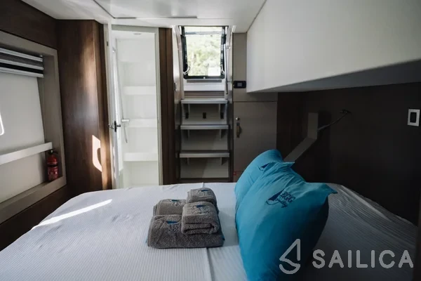 Bali 4.8  - Yacht Charter Sailica