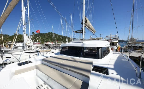 Bali Catspace - Yacht Charter Sailica