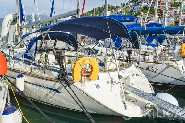 Bavaria 44 - Yacht Charter Sailica