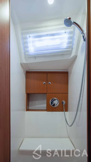 Bavaria 46 Cruiser - Yacht Charter Sailica