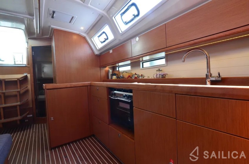 Bavaria 46 Cruiser - Yacht Charter Sailica