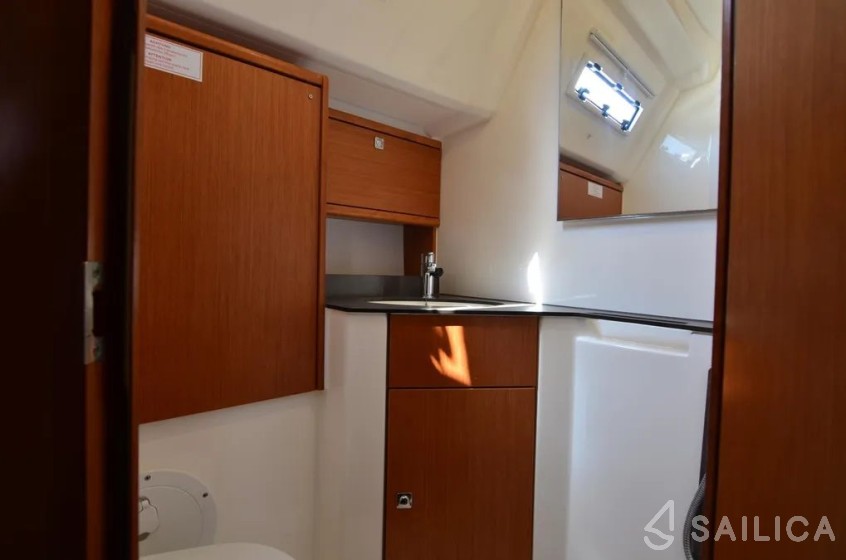 Bavaria 46 Cruiser - Yacht Charter Sailica