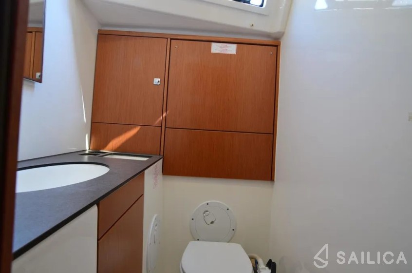 Bavaria 46 Cruiser - Yacht Charter Sailica