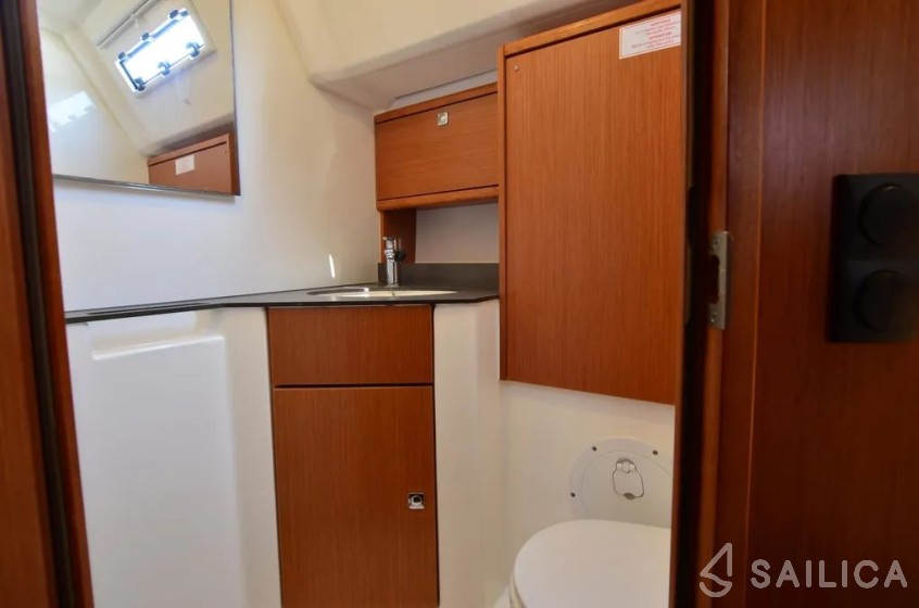 Bavaria 46 Cruiser - Yacht Charter Sailica