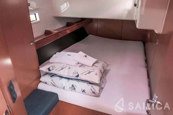Bavaria 46 Cruiser - Yacht Charter Sailica