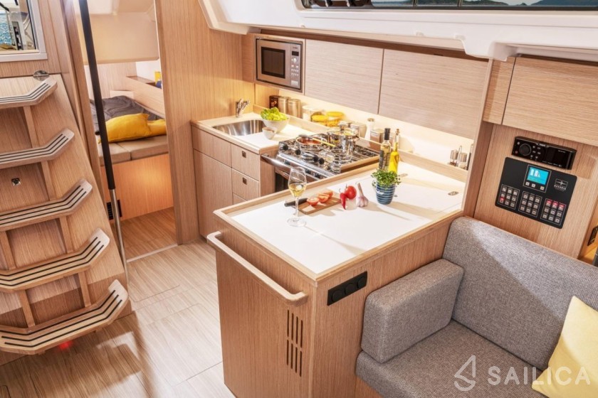 Bavaria C38 - Yacht Charter Sailica