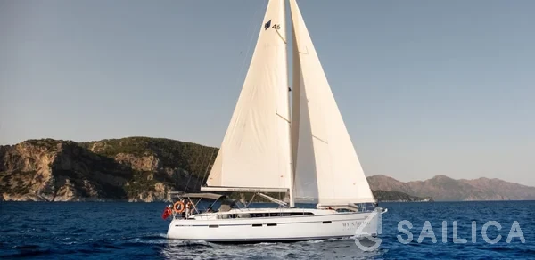 Bavaria C42 - Yacht Charter Sailica
